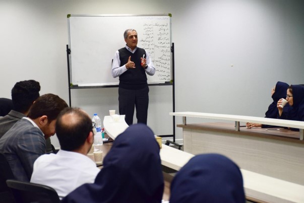  پنجمین جلسه ی بارش افکار با مدیریت مهندس مهدی مشایخی مدیر عامل محترم گروه ?????? ?????