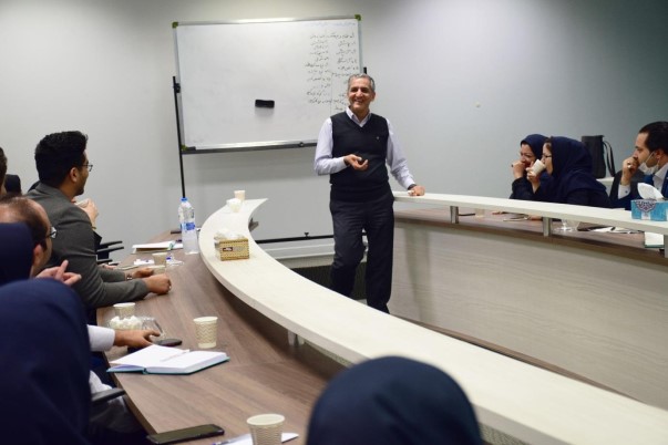  پنجمین جلسه ی بارش افکار با مدیریت مهندس مهدی مشایخی مدیر عامل محترم گروه ?????? ????? قم